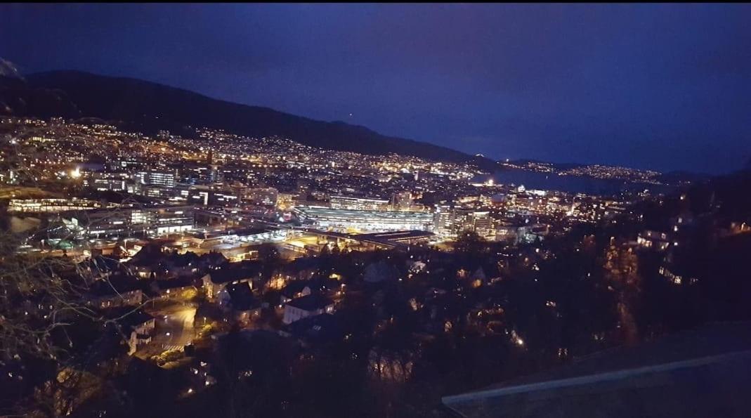 Spacious And Beautiful Apartment In Bergen With Free Parking Экстерьер фото