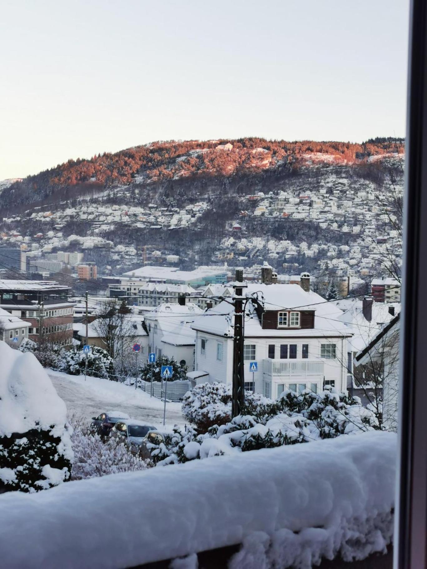 Spacious And Beautiful Apartment In Bergen With Free Parking Экстерьер фото