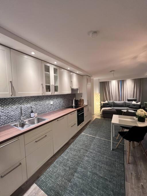 Spacious And Beautiful Apartment In Bergen With Free Parking Экстерьер фото